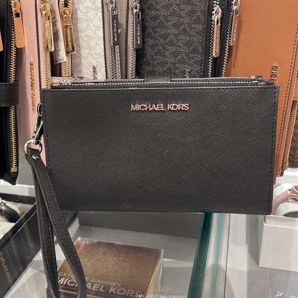 MICHAEL KORS LARGE DOUBLE ZIP WRISTLET WALLET PHONE CASE CLUTCH 
Black - Picture 16 of 16